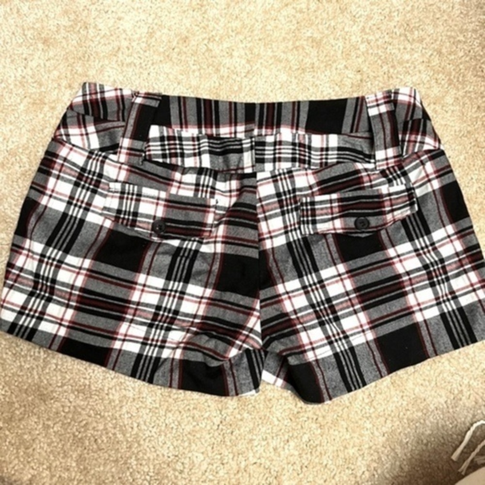 Plaid shorts. Size 6